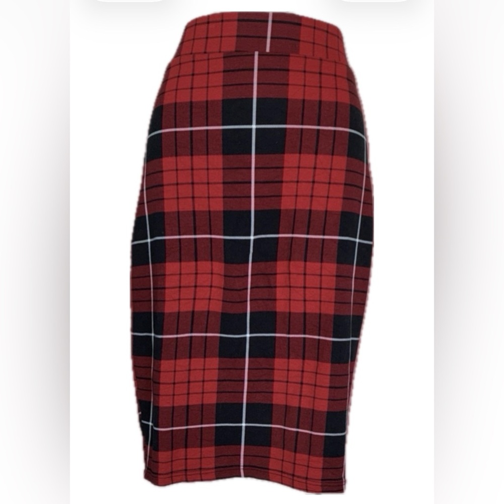 TORRID Women's Skirt, Red and Black Plaid 3
Size 3 (US 22)